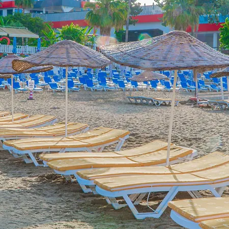 Pyxis Point Szálloda 4*