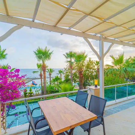 Pyxis Point Hotel 4*