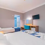 Pyxis Point Hotell 4*