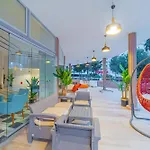 Pyxis Point Hotell 4*