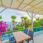 Pyxis Point Hotell 4*